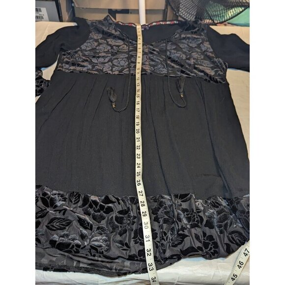 Artesia Women's Size XL Black Velvet Flare Arm Knee Length Dress Long Sleeve - Picture 11 of 15